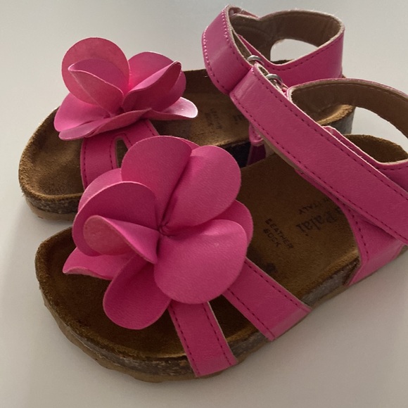 Girls Flower Sandals - Picture 2 of 6